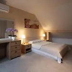 Teczowe Wzgorze Apartmán *